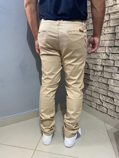 CALÇA SARJA ALFAIATARIA SKINNY BEGE - Insane Modas