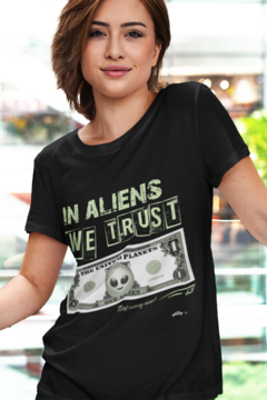 In aliens we trust - Quality T-Shirt feminina Aliencorp - comprar online