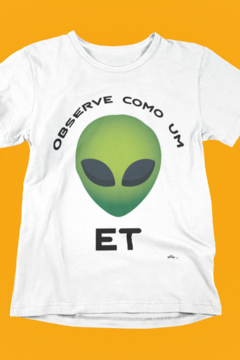 Observe como um ET - Quality T-Shirt Infantil Aliencorp na internet