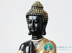 Escultura Mestre Buda Tibetano em Resina - Amanhecer de Luz - Seu Universo de Luz Loja Online de Artigos Religiosos