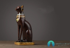 Escultura Gato Egípcio Deusa Bastet em Resina Vermelho Acetinado - comprar online