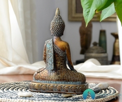 Escultura Buda Tibetano Em Resina Dourado - comprar online