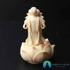 Escultura deusa Kuan Yin Coração de Lótus - comprar online