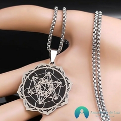 Colar Cubo de Metatron em Aço Inoxidável na internet