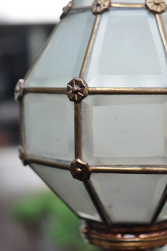 Farol de bronce con cristales biselado y esmerilados. Cód.62006 - tienda online