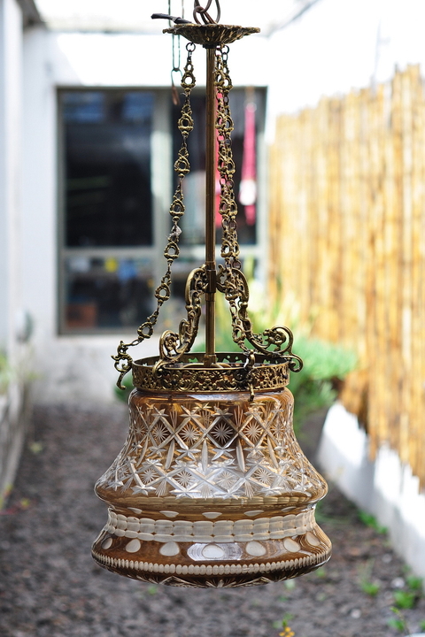 Farol Victoriano de bronce con tulipa de cristal de Bohemia. Cód. 62004