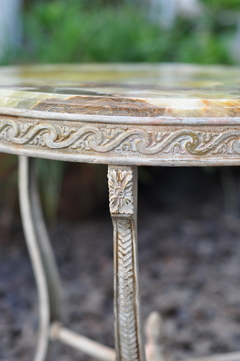 Mesa ratona de bronce patinada, tapa mármol ónix. Cód. 18025 - comprar online