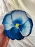 Prato Decorativo pintado a mão | Flor azul - comprar online