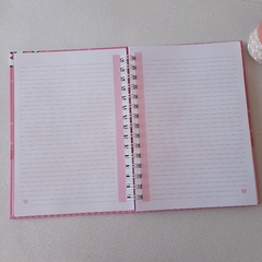 Imagem do Combo Presente Infantil - Caderno, Estojo, Post It e Chaveiro