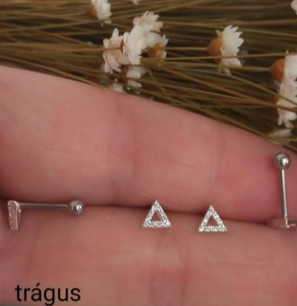 Piercing Orelha Tragus Helix Triângulo Prata 925 Cravejado