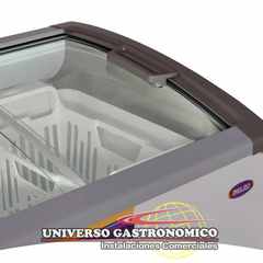 Freezer 270 lts. plano inclinado vidrio curvo - Inelro - Universo Gastronómico