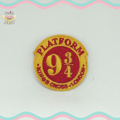 Patch Plataforma 9 3/4 dourado x vermelho - comprar online