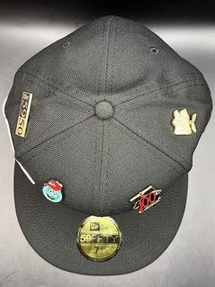 New Era 59Fifty Pin Script en internet