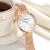Relógio feminino Curren. Design delicado com pulseira tipo mesh. 