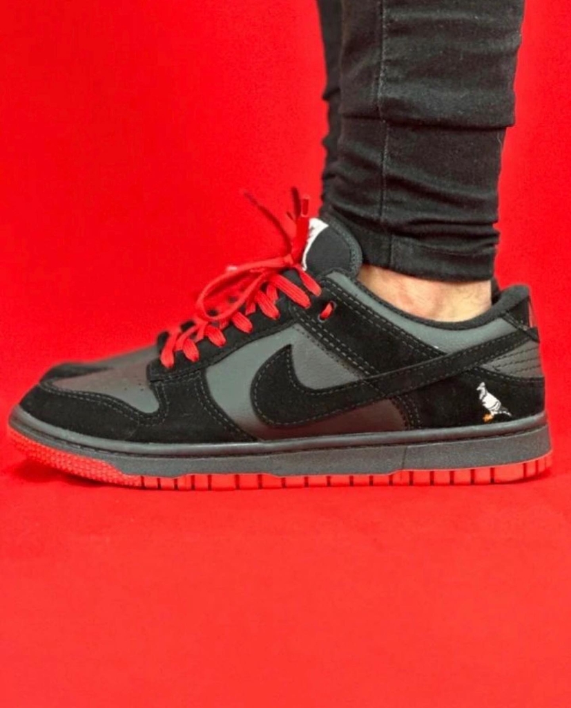 Nike SB Dunk Low Pro - Preto vermelho