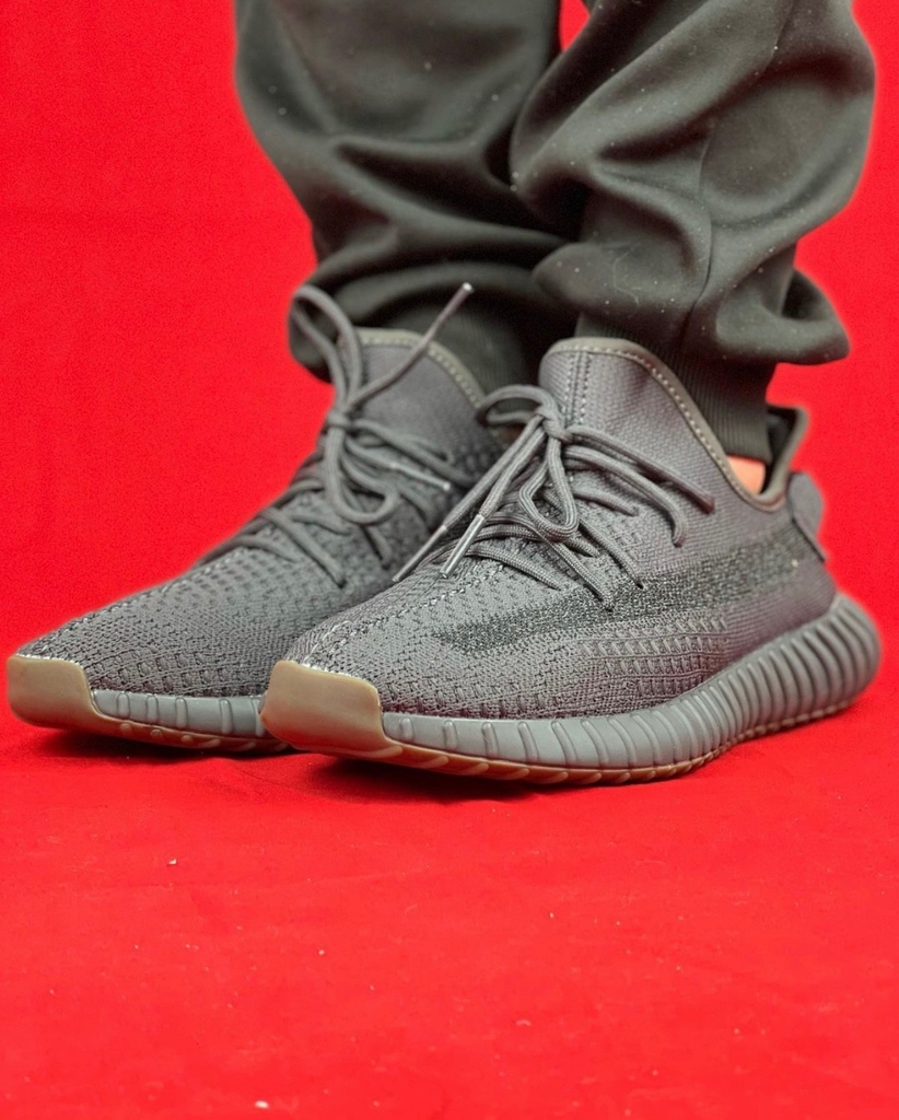 Adidas yeezy hot sale boost cinza