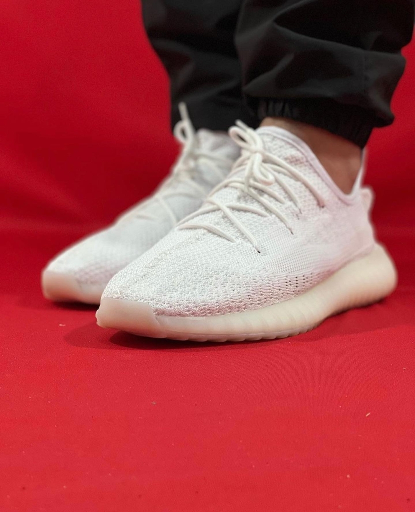 Yeezy sales boost branco