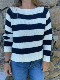 Sweater de hilo rayado. - comprar online