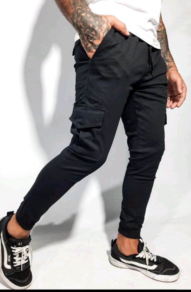 Jogger cargo best sale negro hombre