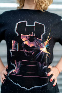 Remera Signature - Thanos on throne en internet