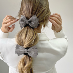 Scrunchie Laço Glam Prata na internet