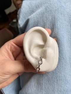 Brinco Ear Hook Elos Ródio Branco na internet