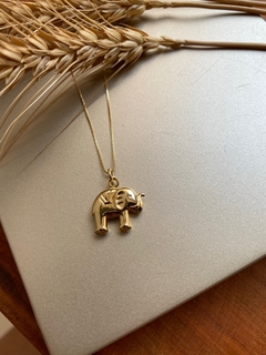 Colar Pingente Elefante Liso Dourado