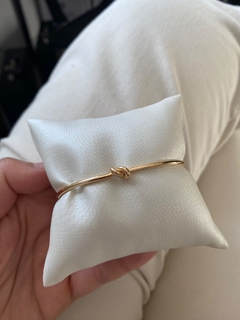 Bracelete Nó Liso Dourado - comprar online