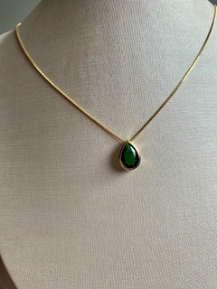 Colar Gota Verde Esmeralda Dourado - comprar online