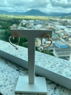 Brinco Heart com Pérola Dourado