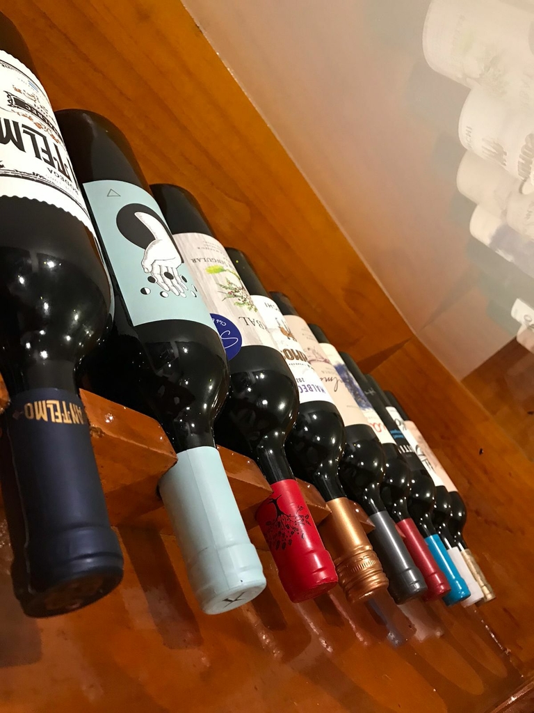 Vinoteca 12 botellas de diseño exclusivo al excelente precios