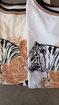 Remera stay wild - comprar online