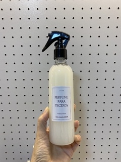 Perfume para Tecidos e Passa Fácil - 240 ml - comprar online