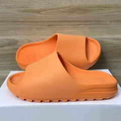 chinelo-adidas-yeezy-slide-laranja