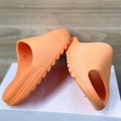 chinelo-adidas-yeezy-slide-laranja