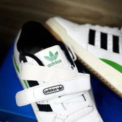 tênis-adidas-forum-low-branco-com-preto-e-verde
