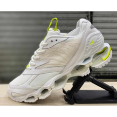 tenis-mizuno-wave-futur-branco-refletivo-unissex