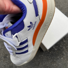 tênis-adidas-forum-low-branco-com-roxo-e-laranja
