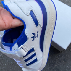 tênis-adidas-forum-low-branco-com-azul-royal