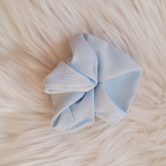 scrunchie celeste pastel