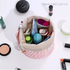 Imagen de BOLSA ORGANIZADORA DE MAQUILLAJE IMPERMEABLE