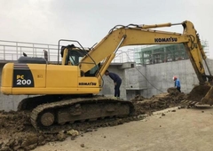 EXCAVADORA KOMATSU PC200 - comprar online