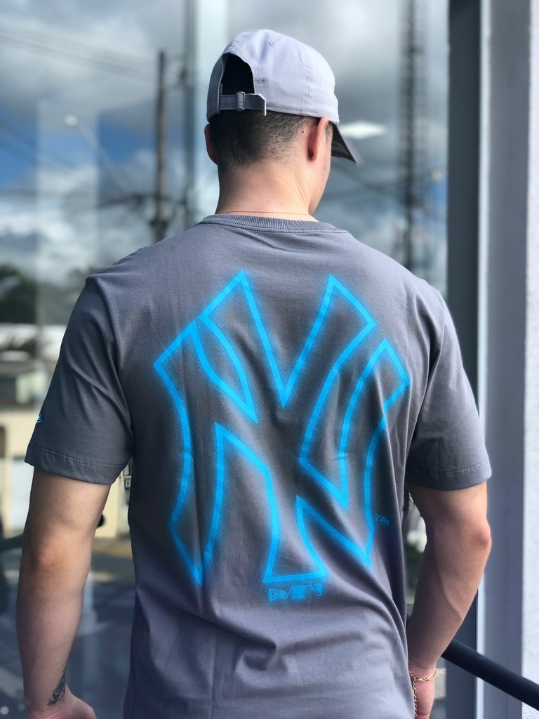 Camiseta Regular MLB Yankees Tecnologic Manga Curta