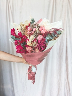 Buquê de flores secas Tons de Rosa na internet