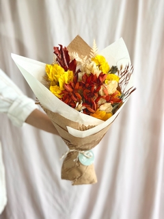 Buquê de flores secas Pequeno | Laranja terroso e Amarelo - comprar online