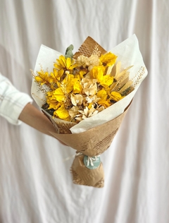 Buquê de flores secas Pequeno | Amarelo e bege na internet