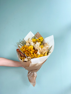 Buquê de flores secas amarelo e branco M