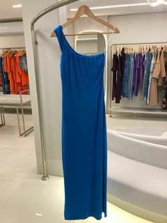 VESTIDO MIDI OMBRO SÓ na internet