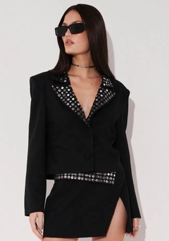 BLAZER CURTO COM TACHAS