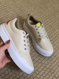 TENIS CREME COM LIMA STER - LIZZA SHOES